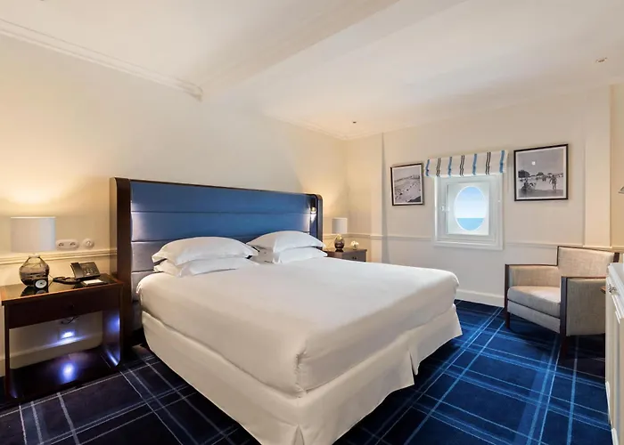 Hotel familiar: Hotel Du Palais Biarritz, In The Unbound Collection By Hyatt